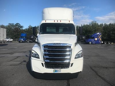 Used 2022 Freightliner Cascadia Detroit DD13 Semi Truck for sale #433726 - photo 2