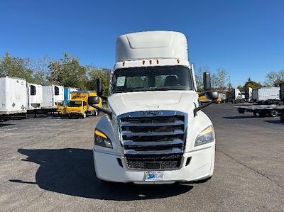 Used 2022 Freightliner Cascadia Detroit DD13 Semi Truck for sale #433748 - photo 2