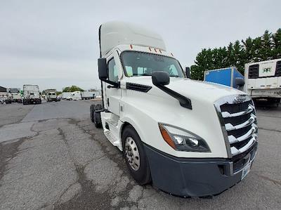 Used 2022 Freightliner Cascadia - photo 1