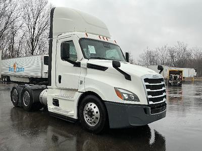 Used 2022 Freightliner Cascadia - photo 1