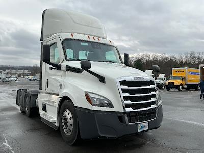 Used 2022 Freightliner Cascadia - photo 1