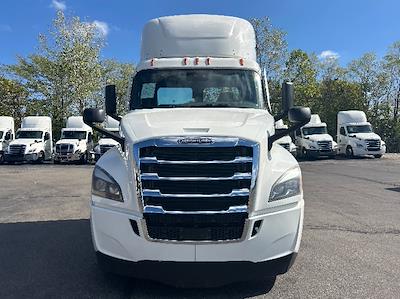 Used 2022 Freightliner Cascadia Detroit DD13 Semi Truck for sale #433759 - photo 2