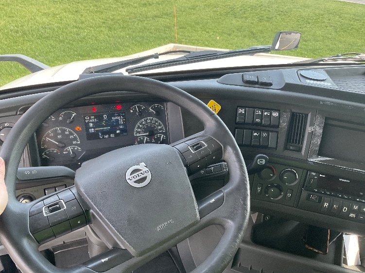 Used 2022 Volvo VNL - photo 13