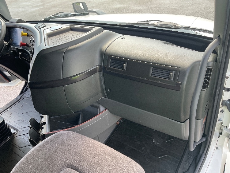 Used 2022 Volvo VNL - photo 16
