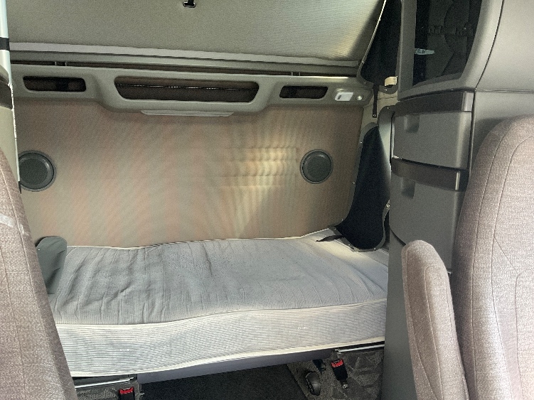 Used 2022 Volvo VNL - photo 18