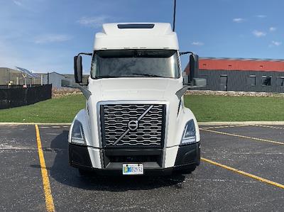 Used 2022 Volvo VNL - photo 2