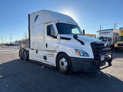 Used 2022 Freightliner Cascadia Detroit DD15AT Semi Truck with Sleeper Cab for sale #436583 - photo 1