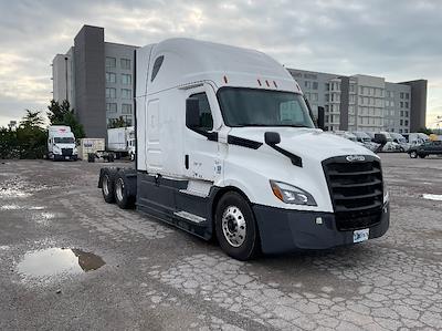 Used 2022 Freightliner Cascadia Detroit DD15AT Semi Truck with Sleeper Cab for sale #436663 - photo 1