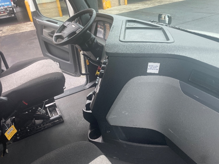 Used 2022 Freightliner Cascadia - photo 17