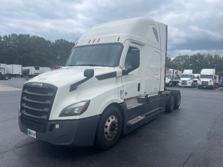 Used 2022 Freightliner Cascadia - photo 5