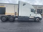 Used 2022 Freightliner Cascadia Detroit DD15AT Semi Truck with Sleeper Cab for sale #436665 - photo 8
