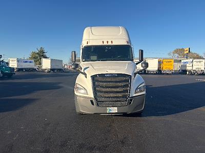 Used 2022 Freightliner Cascadia Detroit DD15AT Semi Truck with Sleeper Cab for sale #436666 - photo 2