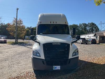 Used 2022 Freightliner Cascadia Detroit DD15AT Semi Truck with Sleeper Cab for sale #436670 - photo 2