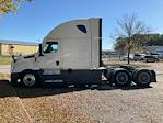 Used 2022 Freightliner Cascadia Detroit DD15AT Semi Truck with Sleeper Cab for sale #436670 - photo 4