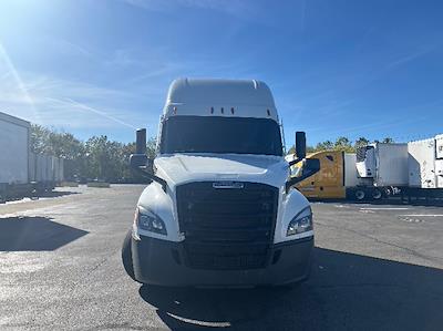 Used 2022 Freightliner Cascadia Detroit DD15AT Semi Truck with Sleeper Cab for sale #436674 - photo 2