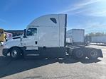 Used 2022 Freightliner Cascadia Detroit DD15AT Semi Truck with Sleeper Cab for sale #436674 - photo 4