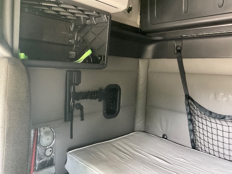 Used 2022 Freightliner Cascadia - photo 19