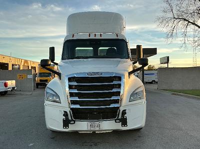 Used 2022 Freightliner Cascadia Detroit DD15AT Semi Truck for sale #437782 - photo 2