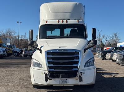 Used 2022 Freightliner Cascadia Detroit DD15AT Semi Truck for sale #437784 - photo 2