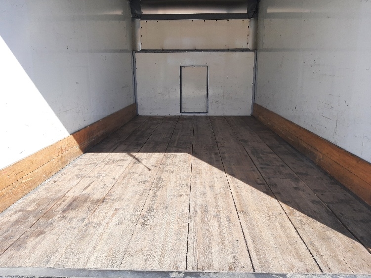 Used 2022 Ford E-450 - photo 12