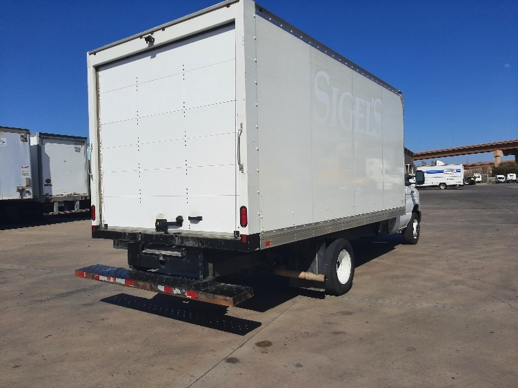 Used 2022 Ford E-450 - photo 15