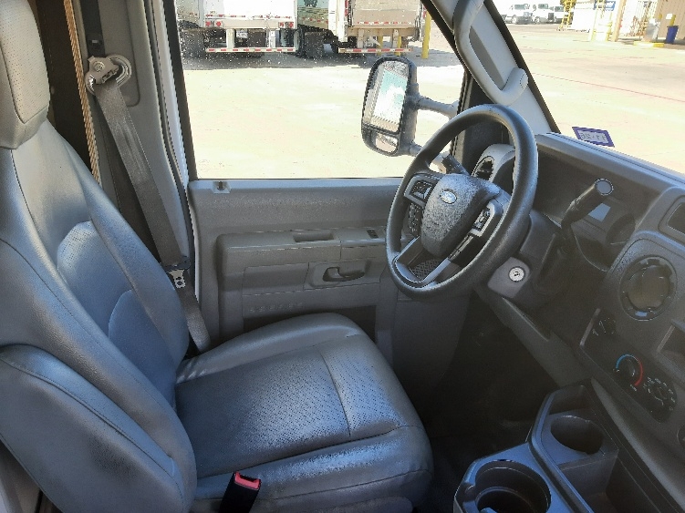 Used 2022 Ford E-450 - photo 24