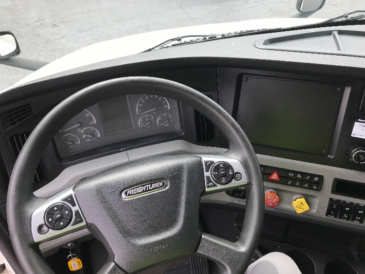Used 2022 Freightliner Cascadia - photo 13