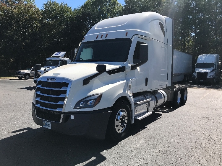 Used 2022 Freightliner Cascadia - photo 5