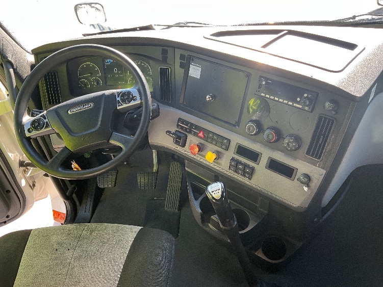 Used 2022 Freightliner Cascadia - photo 14
