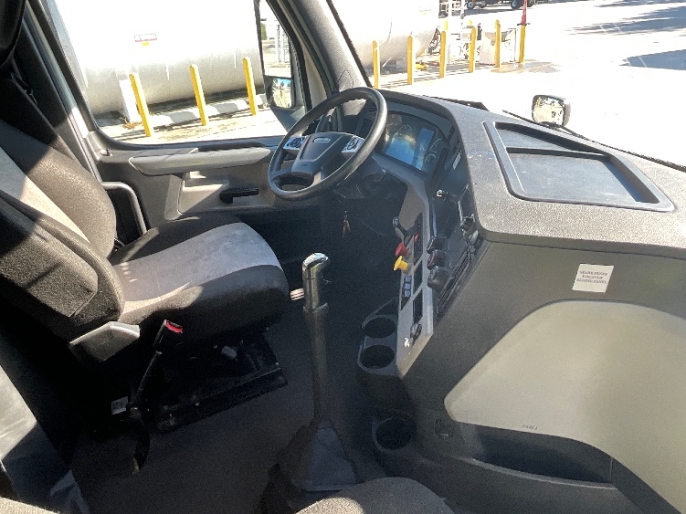 Used 2022 Freightliner Cascadia - photo 17