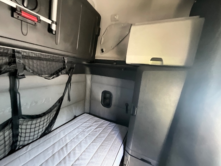 Used 2022 Freightliner Cascadia - photo 20