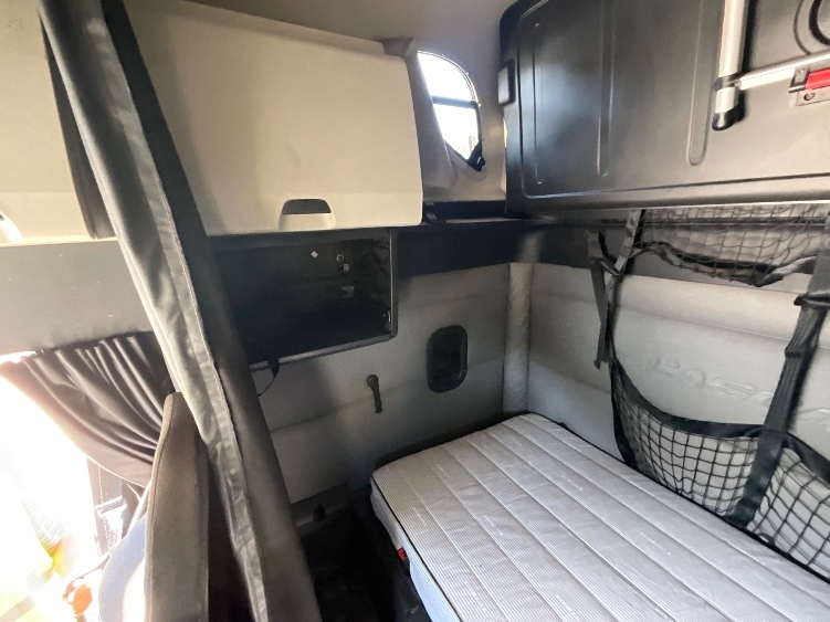 Used 2022 Freightliner Cascadia - photo 21