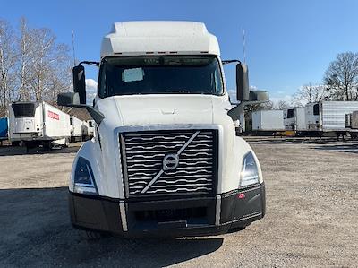 Used 2022 Volvo VNL - photo 1