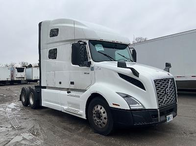 Used 2022 Volvo VNL - photo 1