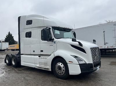 Used 2022 Volvo VNL - photo 1