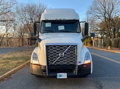 Used 2022 Volvo VNL - photo 1