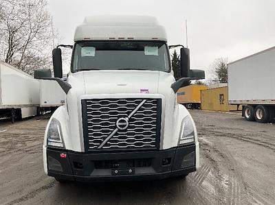 Used 2022 Volvo VNL - photo 1