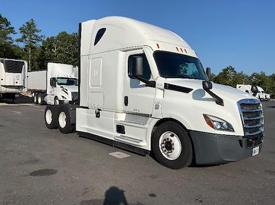 Used 2022 Freightliner Cascadia Detroit DD15AT Semi Truck with Sleeper Cab for sale #438503 - photo 1