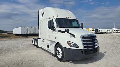 Used 2022 Freightliner Cascadia Detroit DD15AT Semi Truck with Sleeper Cab for sale #438514 - photo 1