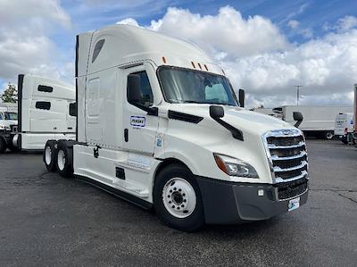 Used 2022 Freightliner Cascadia Detroit DD15AT Semi Truck with Sleeper Cab for sale #438515 - photo 1