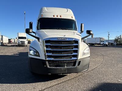 Used 2022 Freightliner Cascadia Detroit DD15AT Semi Truck with Sleeper Cab for sale #438540 - photo 2
