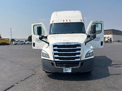 Used 2022 Freightliner Cascadia Detroit DD15AT Semi Truck with Sleeper Cab for sale #438554 - photo 2