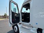 Used 2022 Freightliner Cascadia Detroit DD15AT Semi Truck with Sleeper Cab for sale #438554 - photo 9