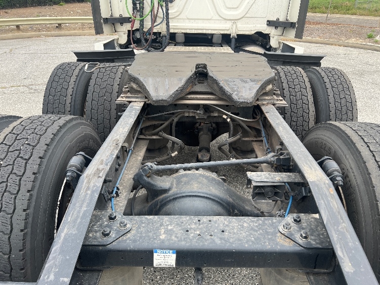 Used 2022 Freightliner Cascadia - photo 8