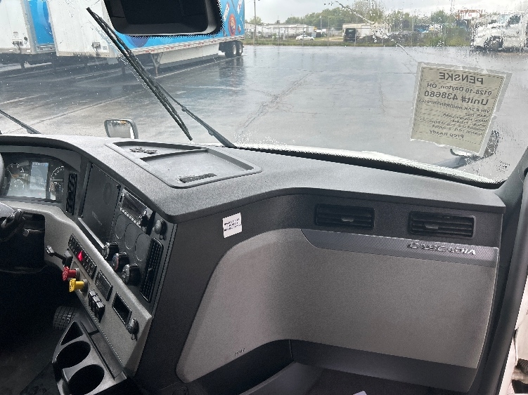 Used 2022 Freightliner Cascadia - photo 16