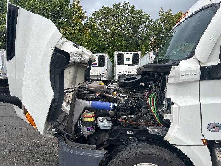 Used 2022 Freightliner Cascadia - photo 23