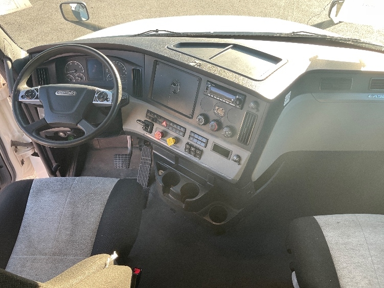 Used 2022 Freightliner Cascadia - photo 14