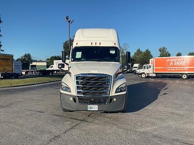 Used 2022 Freightliner Cascadia Detroit DD15AT Semi Truck with Sleeper Cab for sale #438687 - photo 2