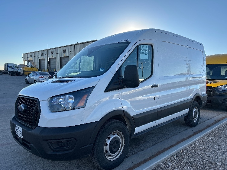Used 2022 Ford Transit 250 - photo 5