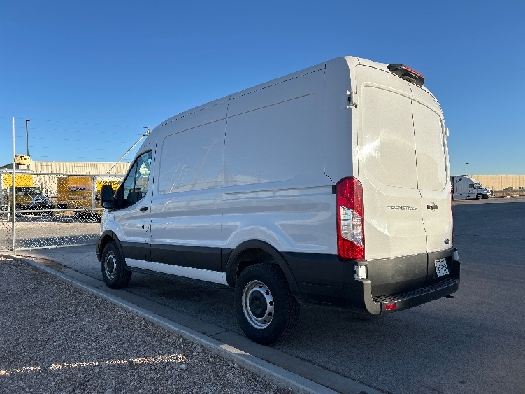 Used 2022 Ford Transit 250 - photo 8